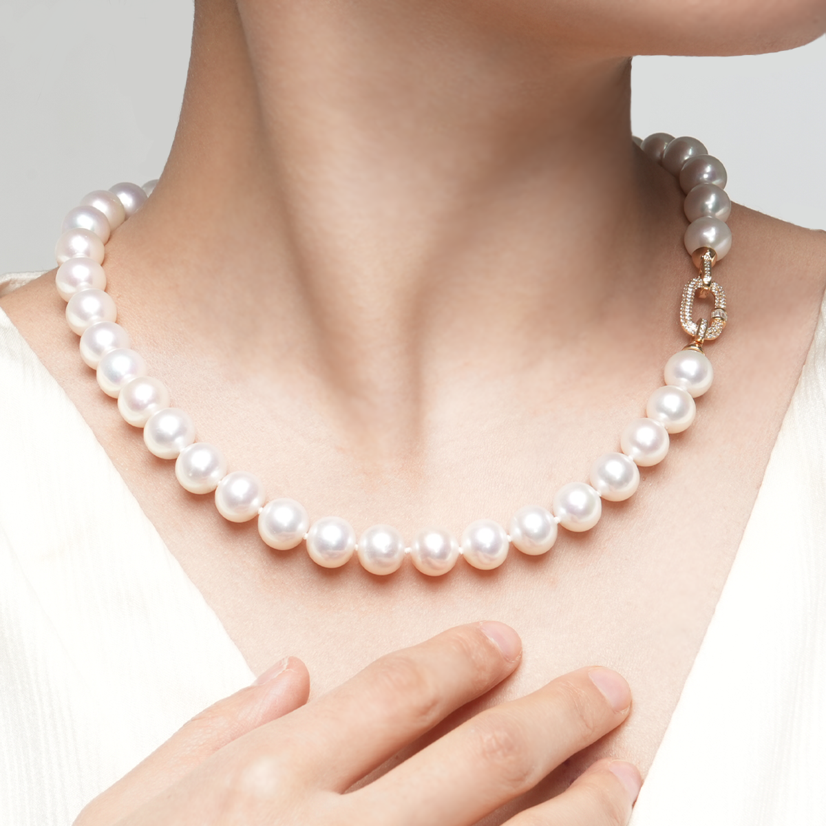 赛澳白-10-11mm白色淡水珍珠项链 淡水爱迪生 Pearl Necklace detail view