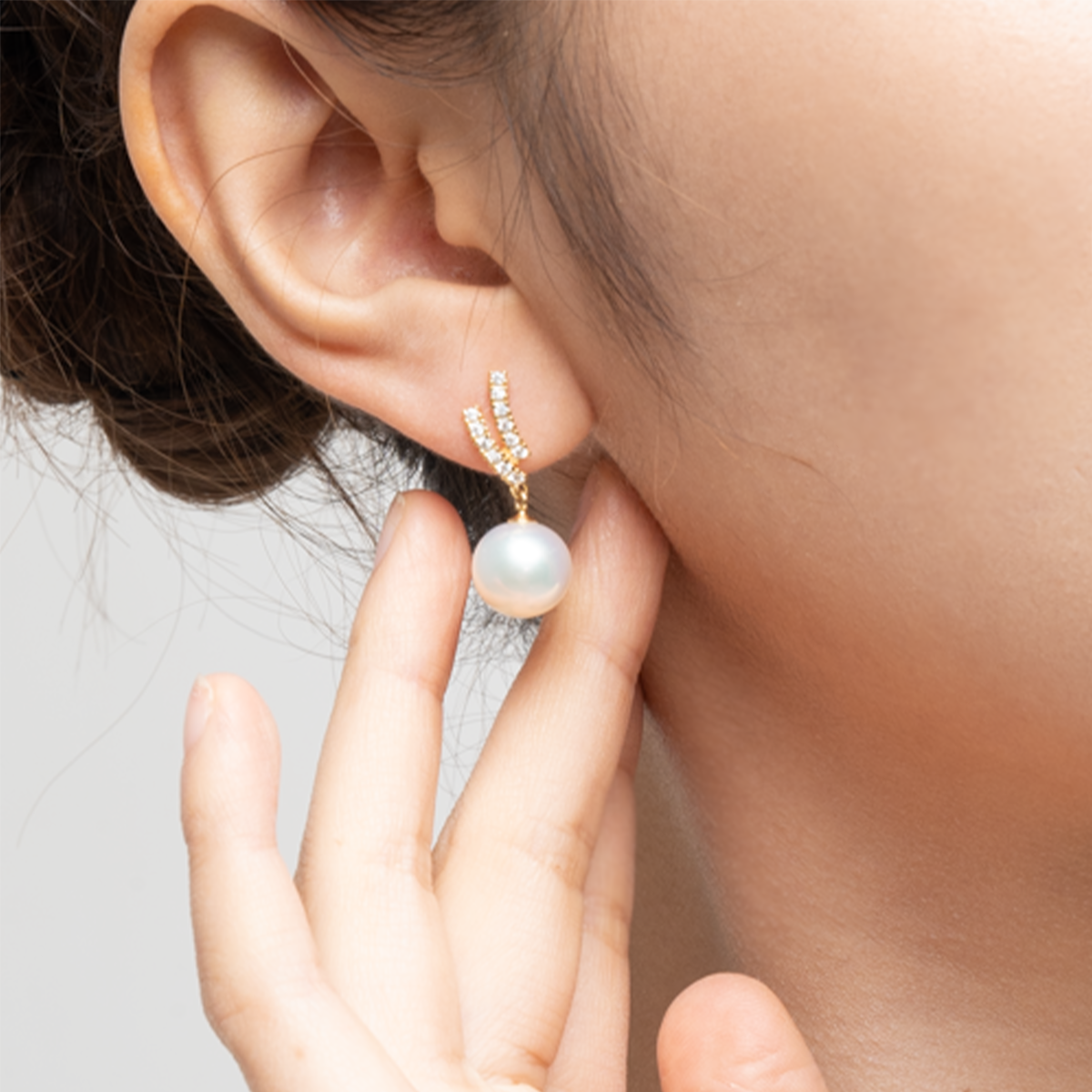 赛澳白-10-11mm白色淡水珍珠耳坠 淡水爱迪生 Pearl Earrings detail view