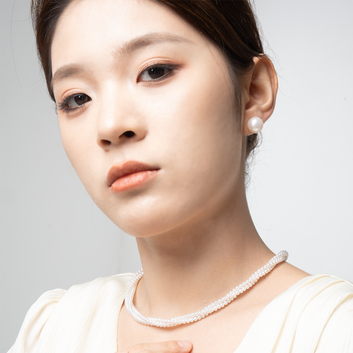 赛澳白-9-10mm、10-11mm、12-13mm白色淡水珍珠耳钉 淡水爱迪生 Pearl Earrings detail view