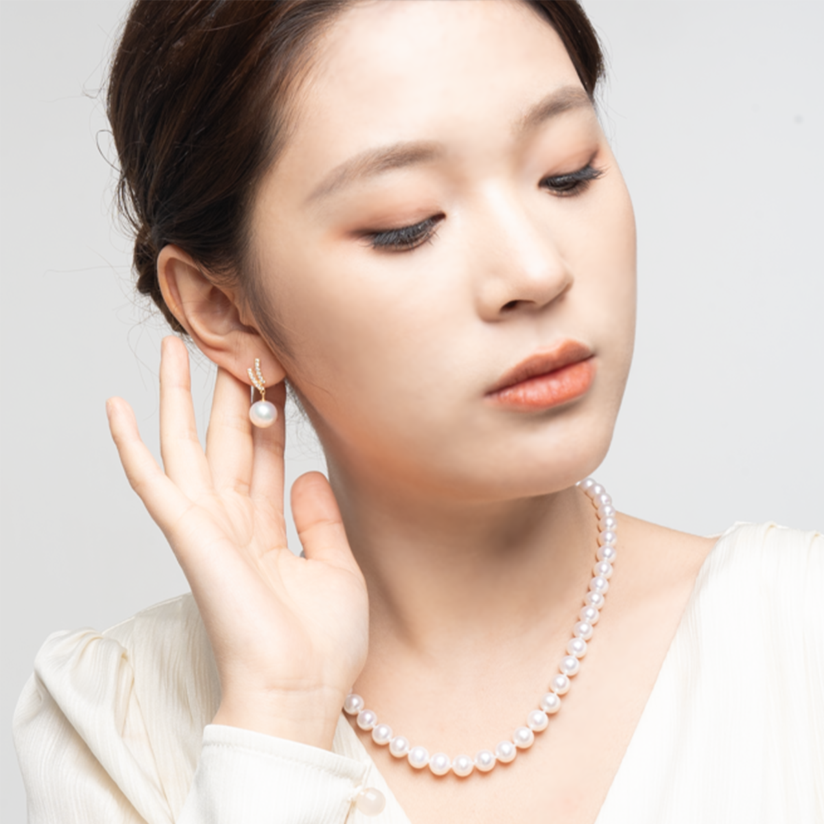 赛澳白-10-11mm白色淡水珍珠耳坠 淡水爱迪生 Pearl Earrings detail view
