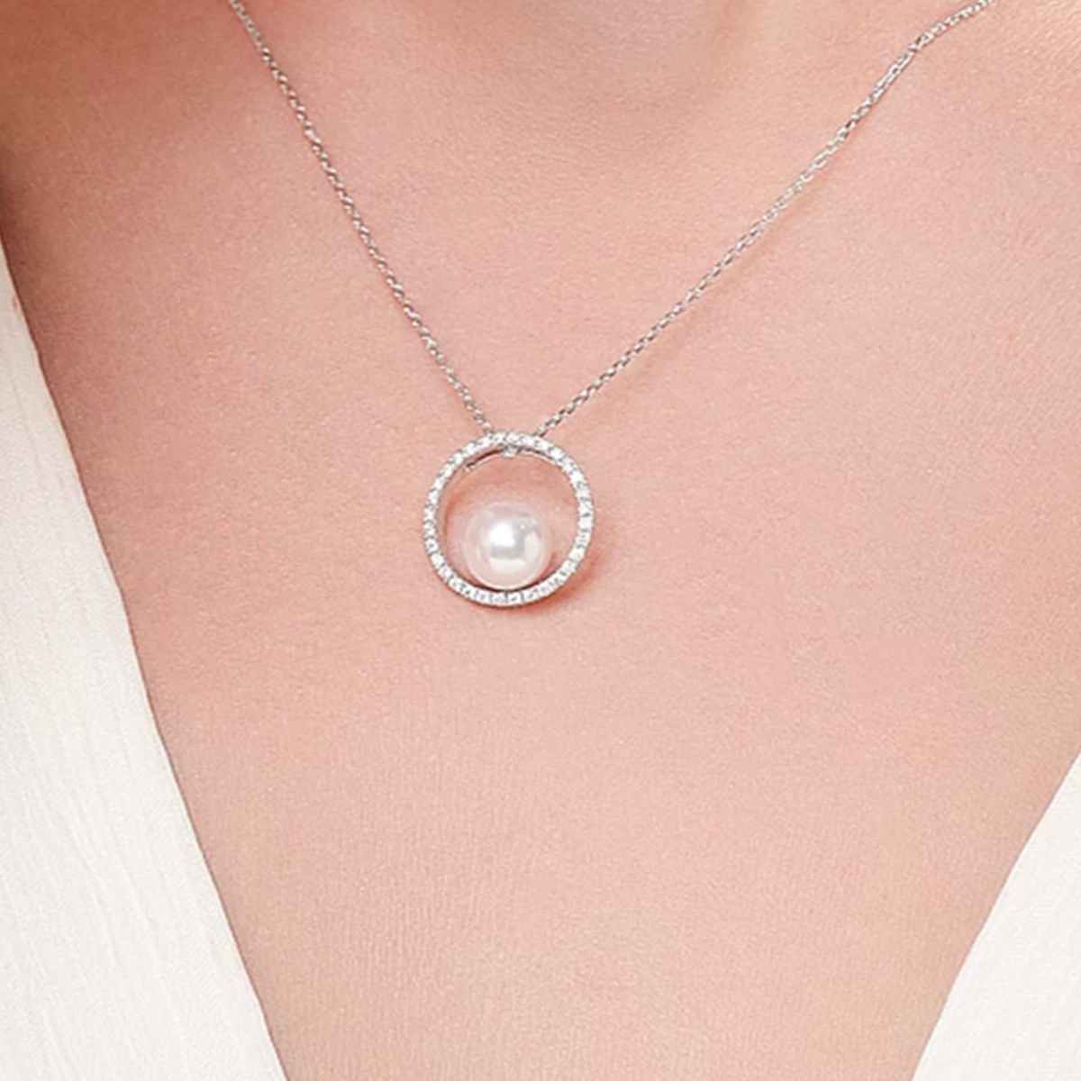 海水Akoya珍珠钻石吊坠项链18K金Circle圆环颈链锁骨链 Freshwater Pearl Necklace detail view